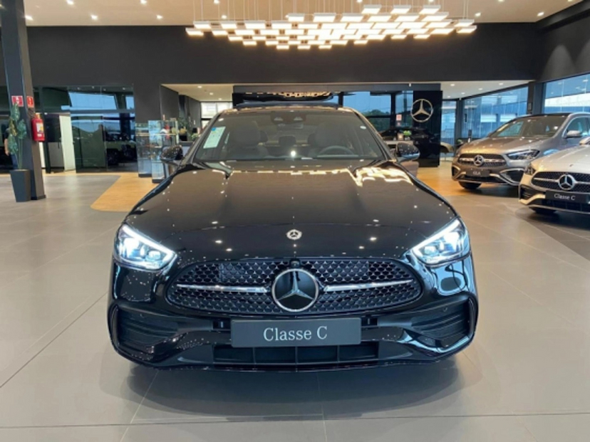 Foto do veículo MERCEDES-BENZ C 300 2.0 EQ BOOST HÍBRIDO AMG LINE 9G-TRONIC 2026 0 KM 449.800,00