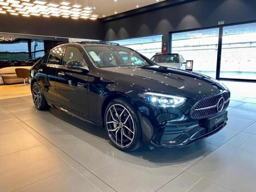 Foto do veículo MERCEDES-BENZ C 300 2.0 EQ BOOST HÍBRIDO AMG LINE 9G-TRONIC 2026 0 KM 449.800,00