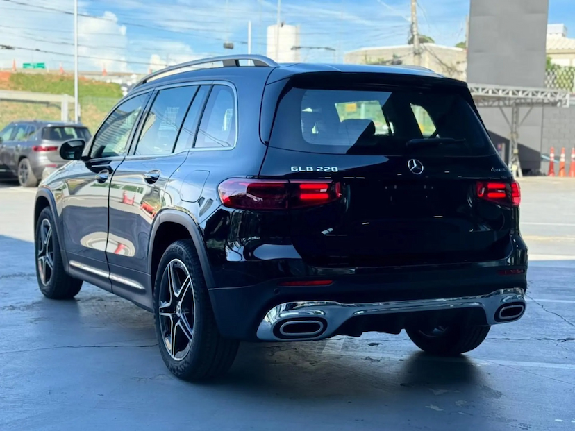 Foto do veículo MERCEDES-BENZ GLB 220 2.0 MHEV AMG LINE 4MATIC 8G-DCT 2026 0 KM 391.800,00