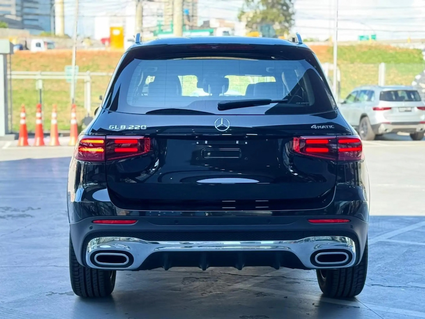 Foto do veículo MERCEDES-BENZ GLB 220 2.0 MHEV AMG LINE 4MATIC 8G-DCT 2026 0 KM 391.800,00