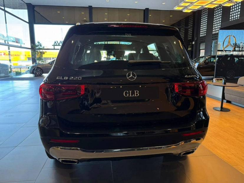 Foto do veículo MERCEDES-BENZ GLB 220 2.0 MHEV PROGRESSIVE 4MATIC 8G-DCT 2026 0 KM 369.700,00