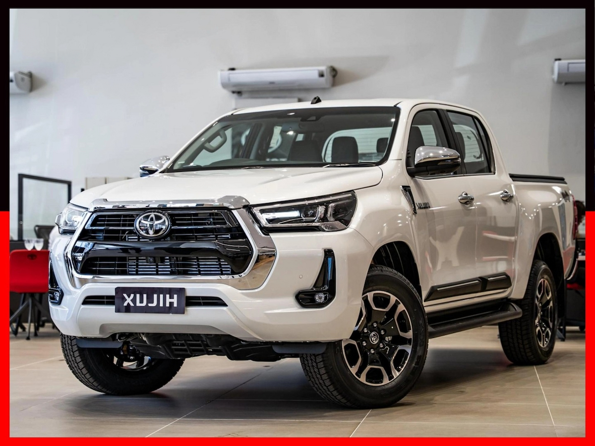 Foto do veículo TOYOTA HILUX 2.8 D-4D TURBO DIESEL CD SRX 4X4 AUTOMÁTICO 2026/2026 0 KM R$ 314.800,00
