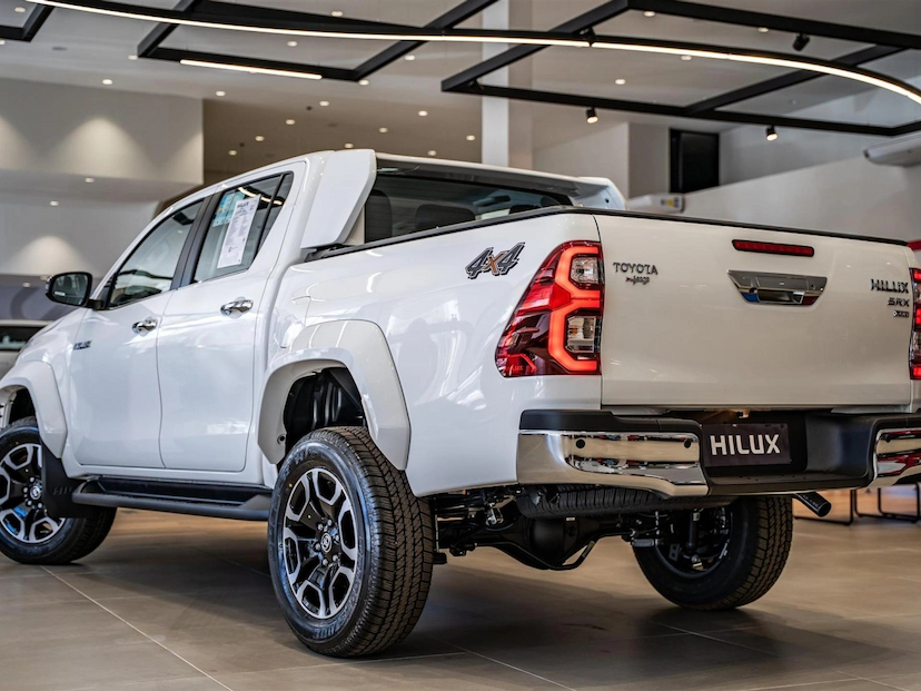 Foto do veículo TOYOTA HILUX 2.8 D-4D TURBO DIESEL CD SRX PLUS 4X4 AUTOMÁTICO 2026 0 KM 327.800,00