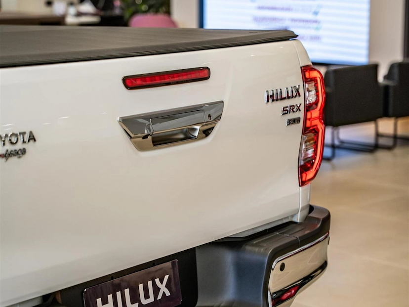 Foto do veículo TOYOTA HILUX 2.8 D-4D TURBO DIESEL CD SRX PLUS 4X4 AUTOMÁTICO 2026 0 KM 327.800,00