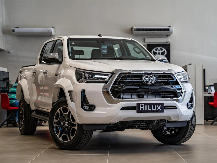 Foto do veículo TOYOTA HILUX 2.8 D-4D TURBO DIESEL CD SRX PLUS 4X4 AUTOMÁTICO 2026 0 KM 327.800,00