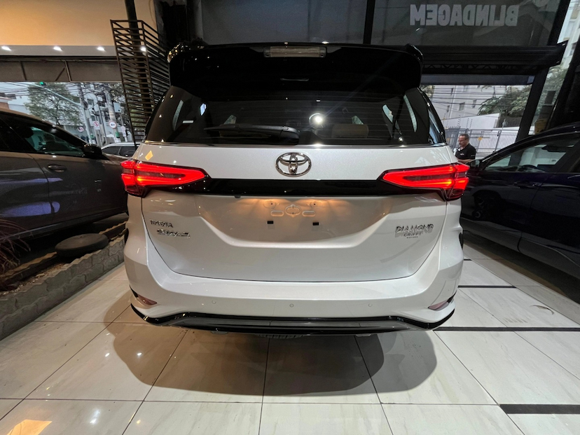 Foto do veículo TOYOTA HILUX SW4 2.8 D-4D TURBO DIESEL DIAMOND 7L 4X4 AUTOMÁTICO 2026 0 KM 429.900,00