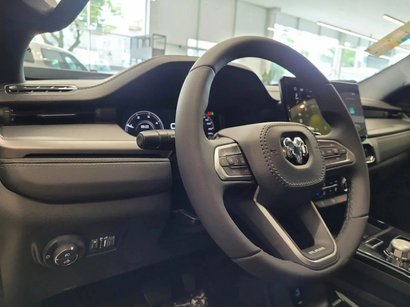 Foto do veículo RAM RAMPAGE 2.2 TURBO DIESEL REBEL 4X4 AUTOMÁTICO 2027 0 KM 334.900,00