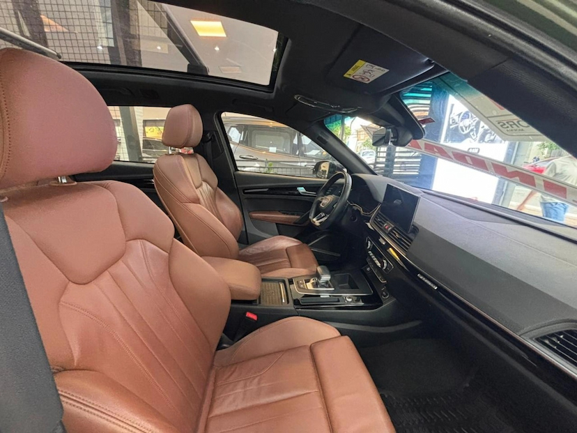 Foto do veículo AUDI Q5 2.0 45 TFSI GASOLINA S-LINE QUATTRO S TRONIC 2021 70.635 KM 257.777,00