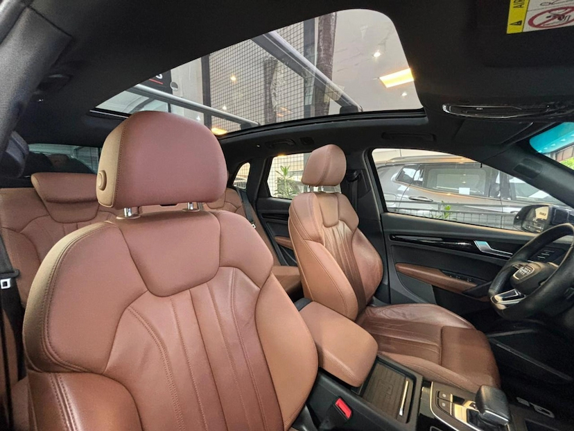 Foto do veículo AUDI Q5 2.0 45 TFSI GASOLINA S-LINE QUATTRO S TRONIC 2021 70.635 KM 257.777,00