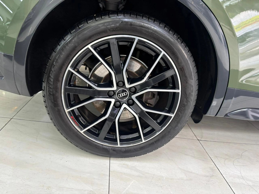 Foto do veículo AUDI Q5 2.0 45 TFSI GASOLINA S-LINE QUATTRO S TRONIC 2021 70.635 KM 257.777,00