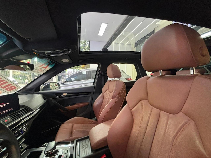 Foto do veículo AUDI Q5 2.0 45 TFSI GASOLINA S-LINE QUATTRO S TRONIC 2021 70.635 KM 257.777,00
