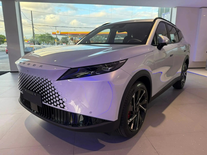 Foto do veículo OMODA 7 1.5 TGDI PHEV LUXURY DHT 2026 0 KM 249.600,00