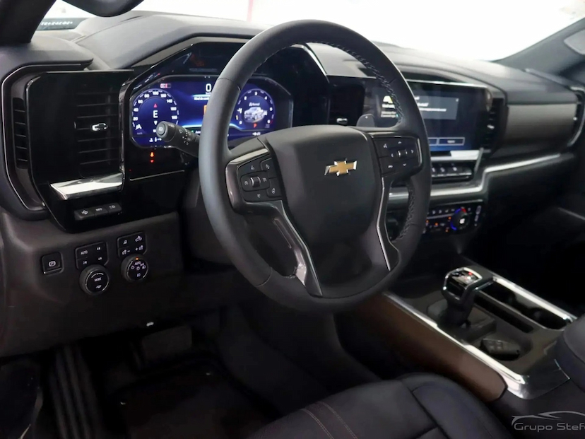 Foto do veículo CHEVROLET SILVERADO 5.3 V8 GASOLINA 1500 HIGH COUNTRY 4X4 AUTOMÁTICO 2026 0 KM 479.800,00