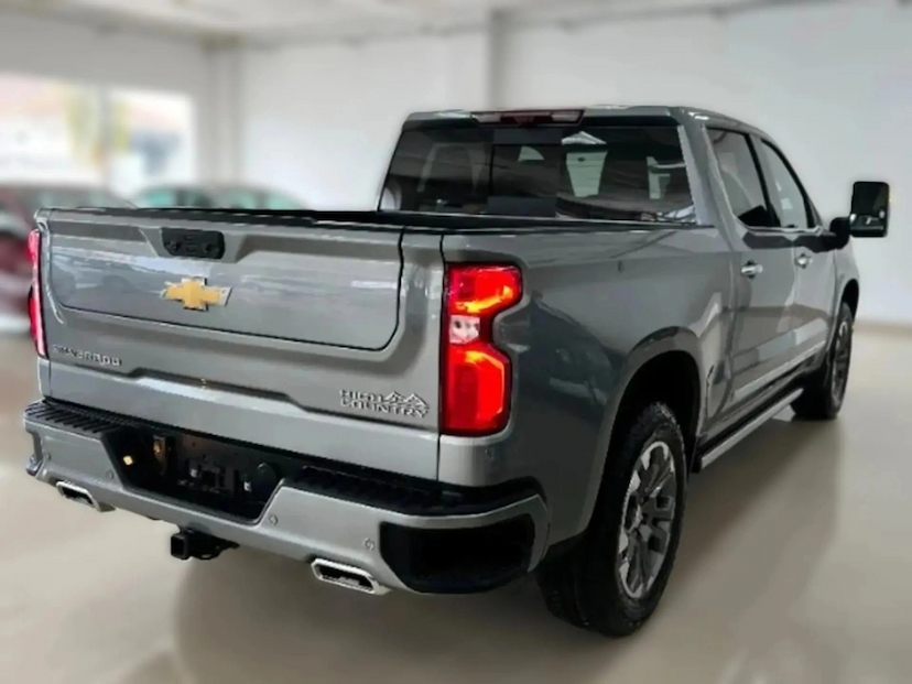Foto do veículo CHEVROLET SILVERADO 5.3 V8 GASOLINA 1500 HIGH COUNTRY 4X4 AUTOMÁTICO 2026 0 KM 479.800,00
