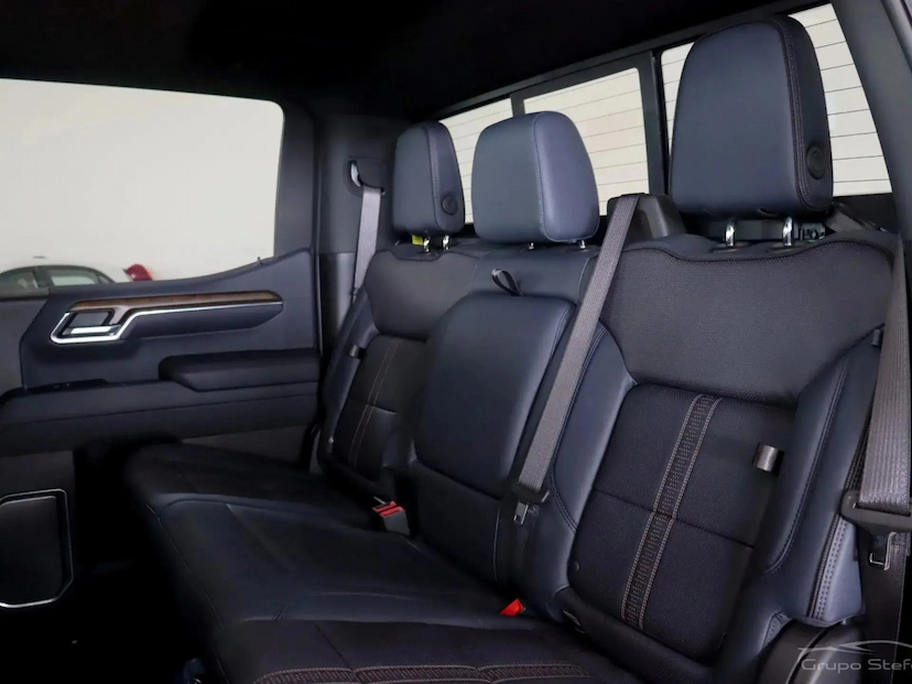Foto do veículo CHEVROLET SILVERADO 5.3 V8 GASOLINA 1500 HIGH COUNTRY 4X4 AUTOMÁTICO 2026 0 KM 479.800,00