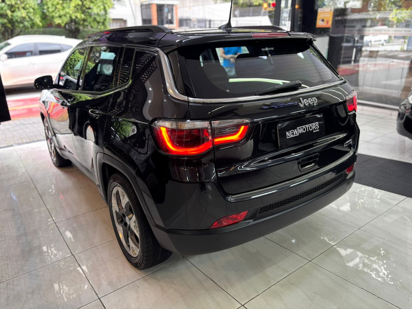 Foto do veículo JEEP COMPASS 2.0 16V FLEX LONGITUDE AUTOMÁTICO 2020 82.855 KM 112.777,00