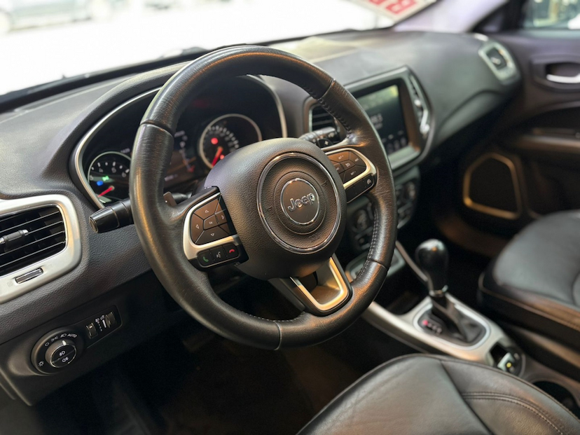 Foto do veículo JEEP COMPASS 2.0 16V FLEX LONGITUDE AUTOMÁTICO 2020 82.855 KM 112.777,00