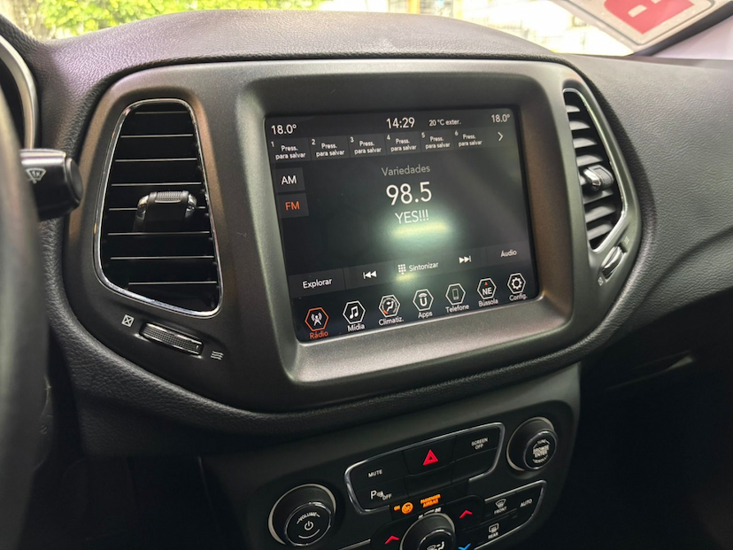 Foto do veículo JEEP COMPASS 2.0 16V FLEX LONGITUDE AUTOMÁTICO 2020 82.855 KM 112.777,00