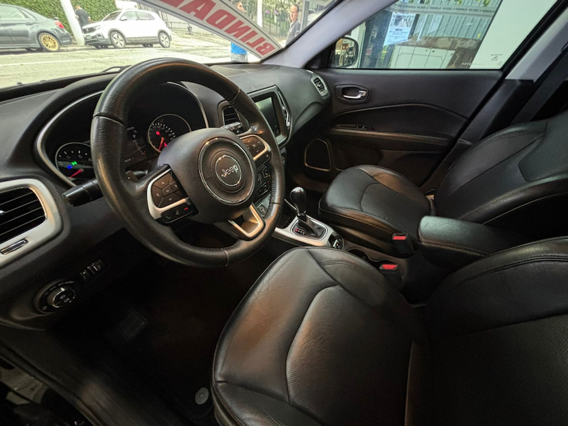 Foto do veículo JEEP COMPASS 2.0 16V FLEX LONGITUDE AUTOMÁTICO 2020 82.855 KM 112.777,00