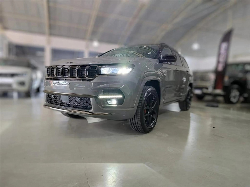 Foto do veículo JEEP COMMANDER 2.0 HURRICANE 4 TURBO GASOLINA BLACKHAWK AT9 2026 0 KM 294.777,00