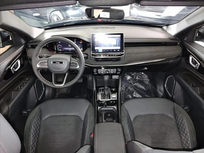 Foto do veículo JEEP COMMANDER 2.0 HURRICANE 4 TURBO GASOLINA BLACKHAWK AT9 2026 0 KM 294.777,00