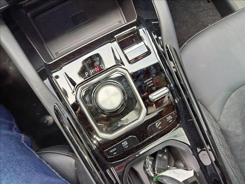 Foto do veículo JEEP COMMANDER 2.0 HURRICANE 4 TURBO GASOLINA BLACKHAWK AT9 2026 0 KM 294.777,00