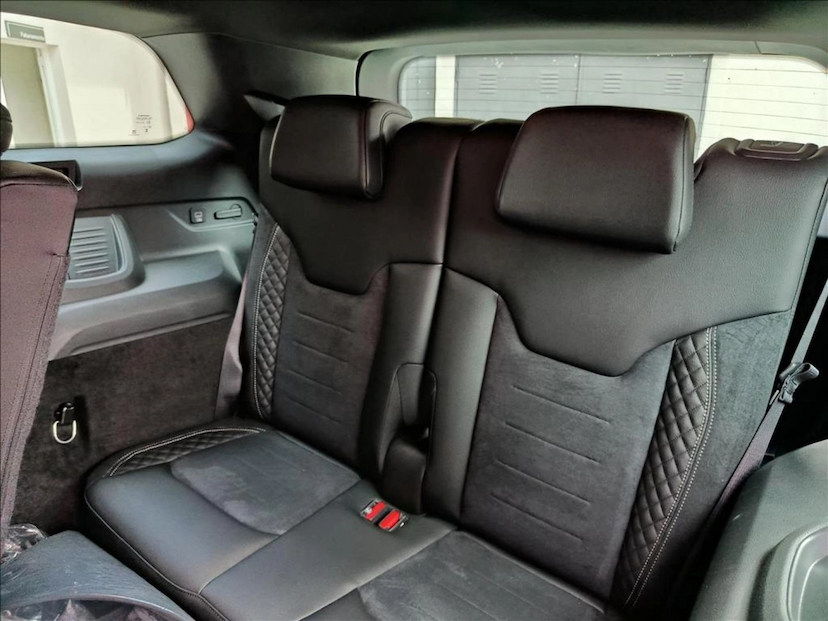 Foto do veículo JEEP COMMANDER 2.0 HURRICANE 4 TURBO GASOLINA BLACKHAWK AT9 2026 0 KM 294.777,00