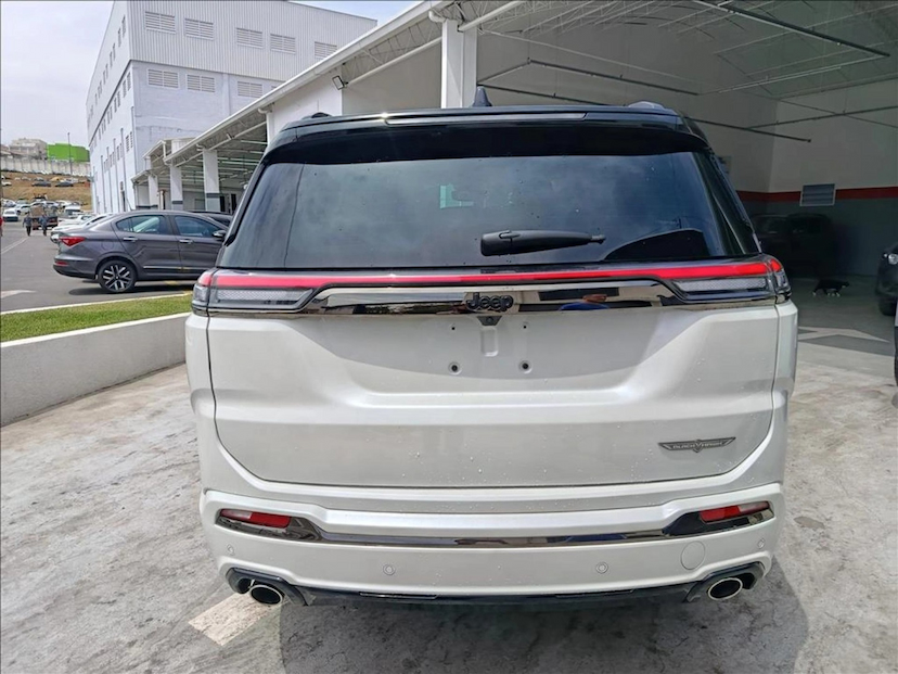 Foto do veículo JEEP COMMANDER 2.0 HURRICANE 4 TURBO GASOLINA BLACKHAWK AT9 2026 0 KM 294.777,00