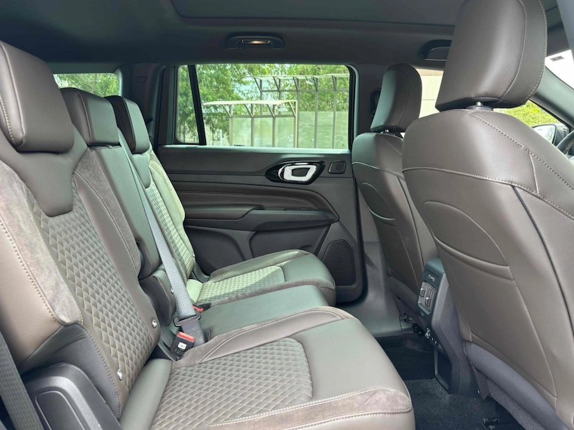 Foto do veículo JEEP COMMANDER 2.2 TURBO DIESEL OVERLAND AT9 2026 0 KM 277.800,00