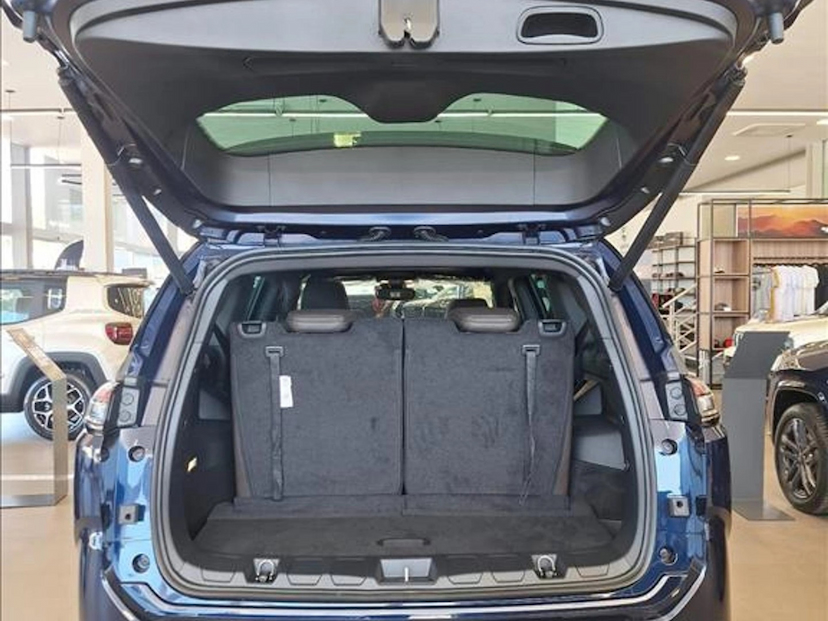Foto do veículo JEEP COMMANDER 2.2 TURBO DIESEL OVERLAND AT9 2026 0 KM 277.800,00