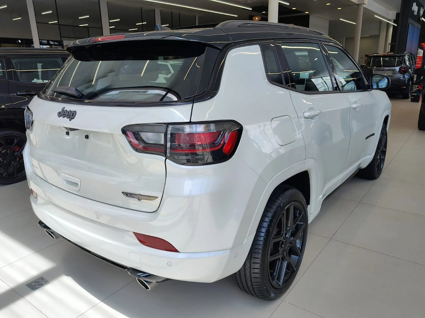 Foto do veículo JEEP COMPASS 2.0 HURRICANE TURBO FLEX BLACKHAWK AT9 2026 0 KM 276.900,00