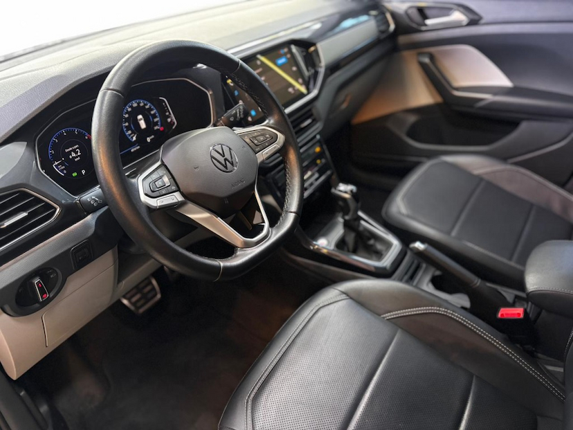 Foto do veículo VOLKSWAGEN T-CROSS 1.4 250 TSI TOTAL FLEX HIGHLINE AUTOMÁTICO 2022 60.161 KM 106.777,00