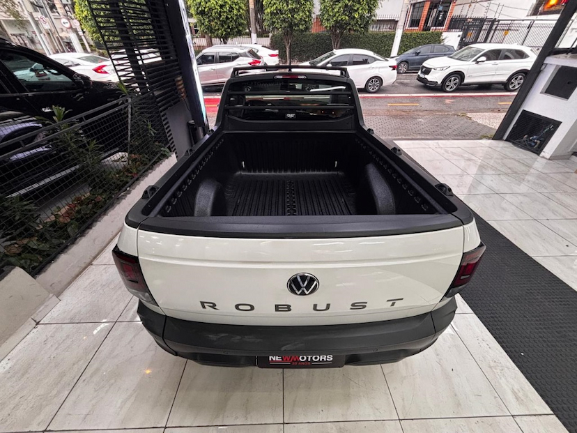 Foto do veículo VOLKSWAGEN SAVEIRO 1.6 MSI ROBUST CS 16V FLEX 2P MANUAL 2024 48.478 KM 71.777,70