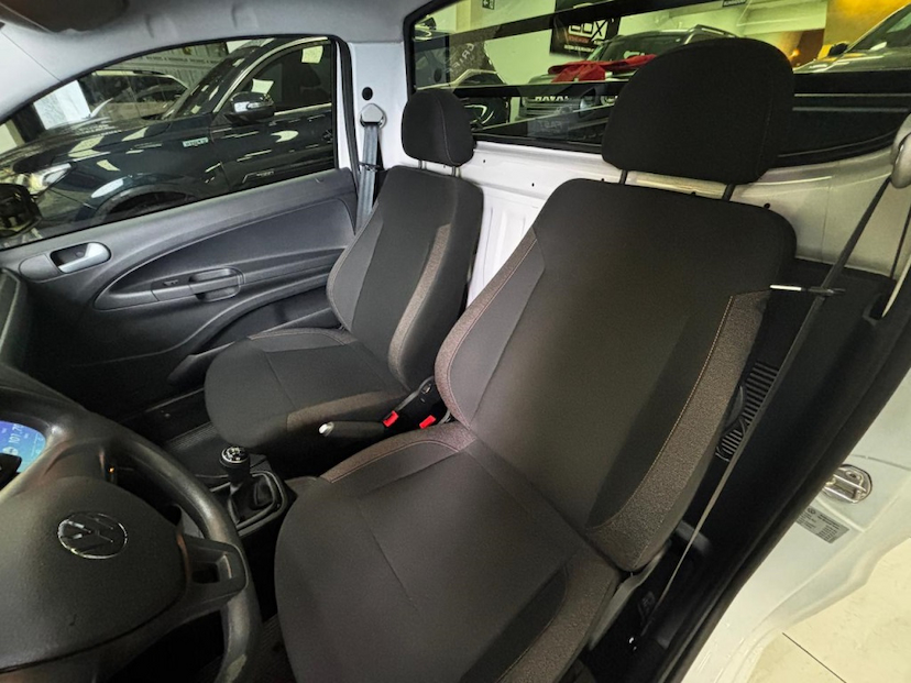 Foto do veículo VOLKSWAGEN SAVEIRO 1.6 MSI ROBUST CS 16V FLEX 2P MANUAL 2024 48.478 KM 71.777,70