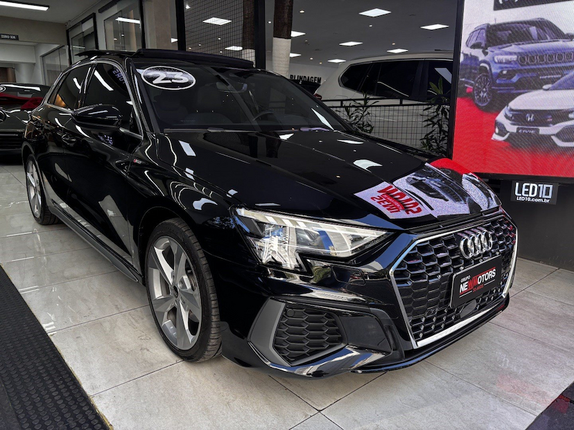 Foto do veículo AUDI A3 2.0 40 TFSI MHEV SPORTBACK S LINE S-TRONIC 2023 10.500 KM 207.777,00