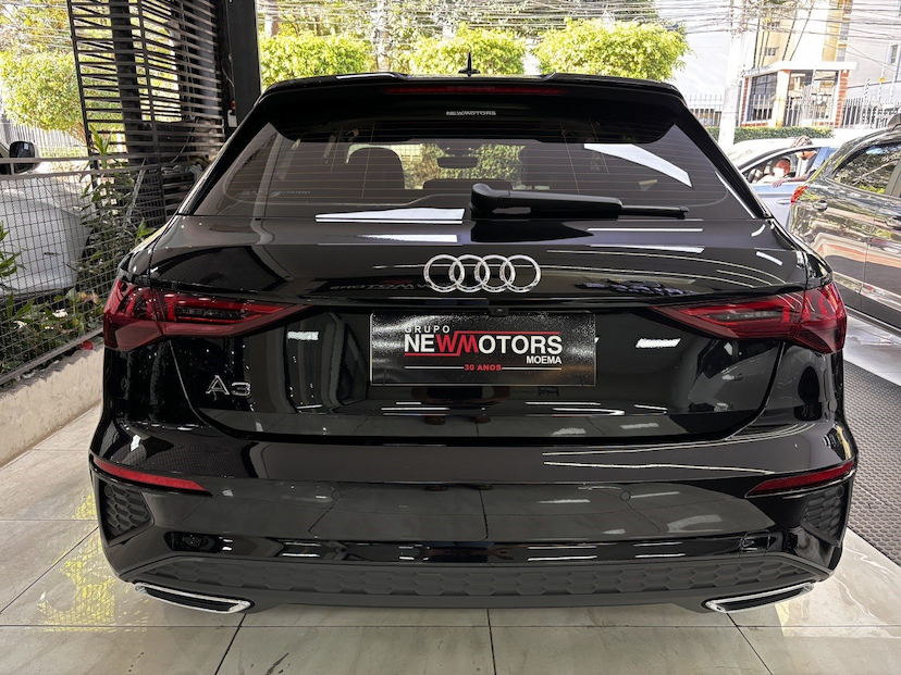 Foto do veículo AUDI A3 2.0 40 TFSI MHEV SPORTBACK S LINE S-TRONIC 2023 10.500 KM 207.777,00