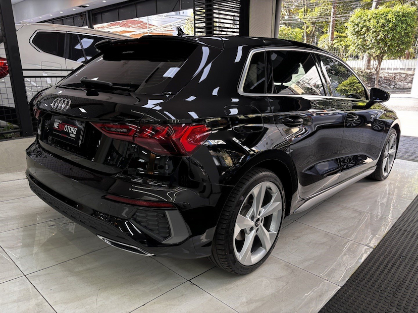 Foto do veículo AUDI A3 2.0 40 TFSI MHEV SPORTBACK S LINE S-TRONIC 2023 10.500 KM 207.777,00