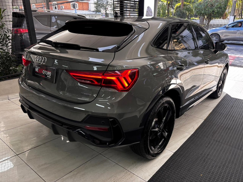 Foto do veículo AUDI Q3 2.0 40 TFSI GASOLINA SPORTBACK PERFORMANCE QUATTRO TIPTRONIC 2023 45.687 KM 269.777,00