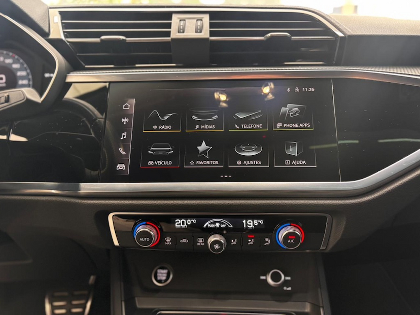 Foto do veículo AUDI Q3 2.0 40 TFSI GASOLINA SPORTBACK PERFORMANCE QUATTRO TIPTRONIC 2023 45.687 KM 269.777,00
