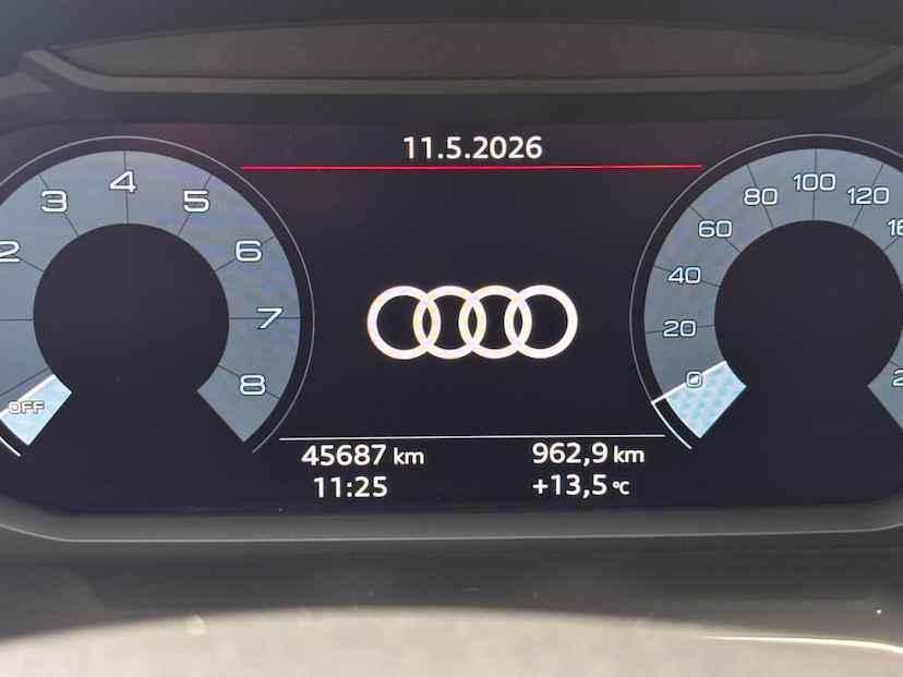 Foto do veículo AUDI Q3 2.0 40 TFSI GASOLINA SPORTBACK PERFORMANCE QUATTRO TIPTRONIC 2023 45.687 KM 269.777,00