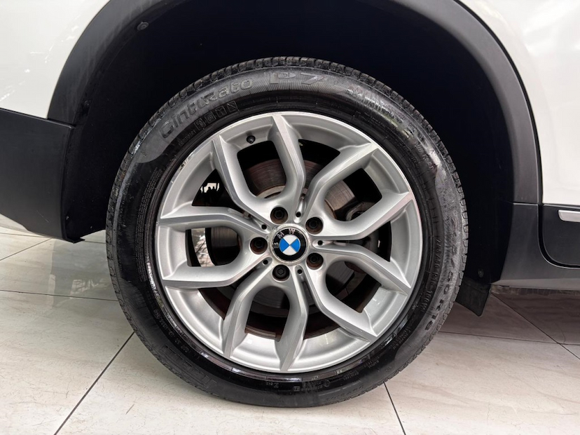 Foto do veículo BMW X3 2.0 20I 4X4 16V GASOLINA 4P AUTOMÁTICO 2014 48.361 KM 99.777,00
