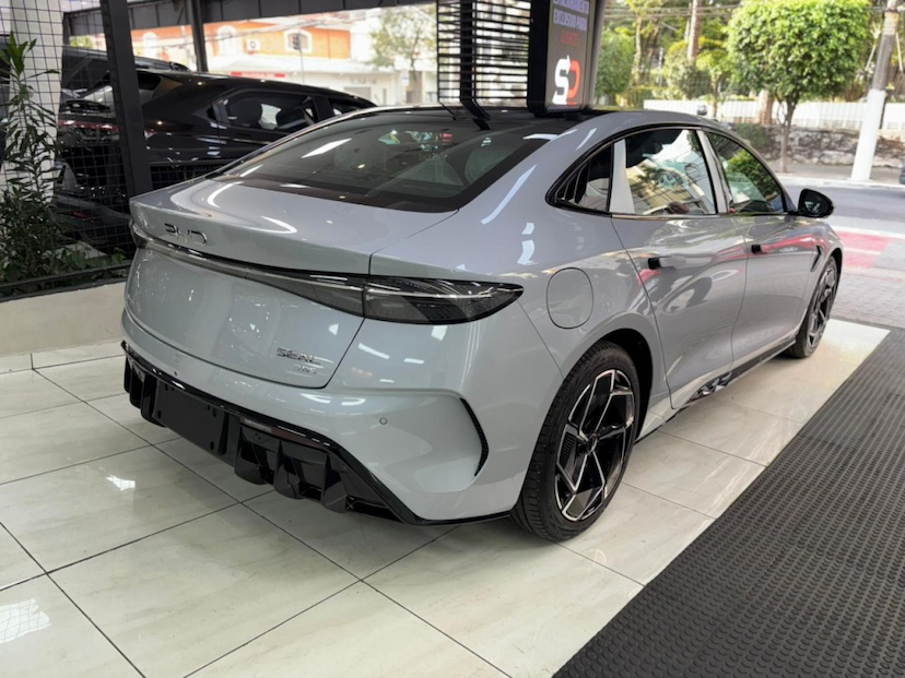 Foto do veículo BYD SEAL 82,5 KW ELÉTRICO  2027 0 KM 273.880,00