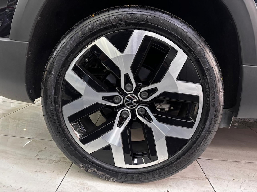Foto do veículo VOLKSWAGEN TAOS 1.4 250 TSI TOTAL FLEX HIGHLINE AUTOMÁTICO 2024 22.000 KM 158.777,00
