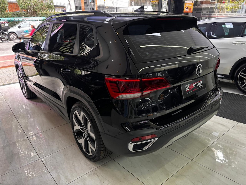 Foto do veículo VOLKSWAGEN TAOS 1.4 250 TSI TOTAL FLEX HIGHLINE AUTOMÁTICO 2024 22.000 KM 158.777,00