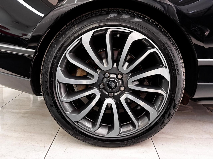 Foto do veículo LAND ROVER RANGE ROVER SPORT 5.0 SVR 4X4 V8 32V GASOLINA 4P AUTOMÁTICO 2020 64.024 KM 531.777,00
