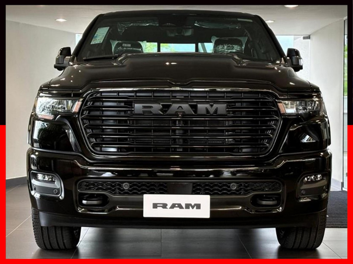 Foto do veículo RAM 1500 3.0 HURRICANE 6 BITURBO GASOLINA LARAMIE NIGHT EDITION CD 4X4 AUTOMÁTICO 2025/2025 0 KM R$ 564.800,00