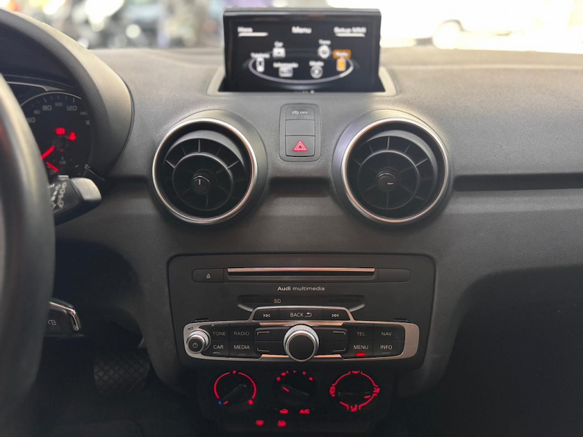 Foto do veículo AUDI A1 1.4 TFSI SPORTBACK ATTRACTION 16V 122CV GASOLINA 4P S-TRONIC 2016 60.184 KM 83.777,00