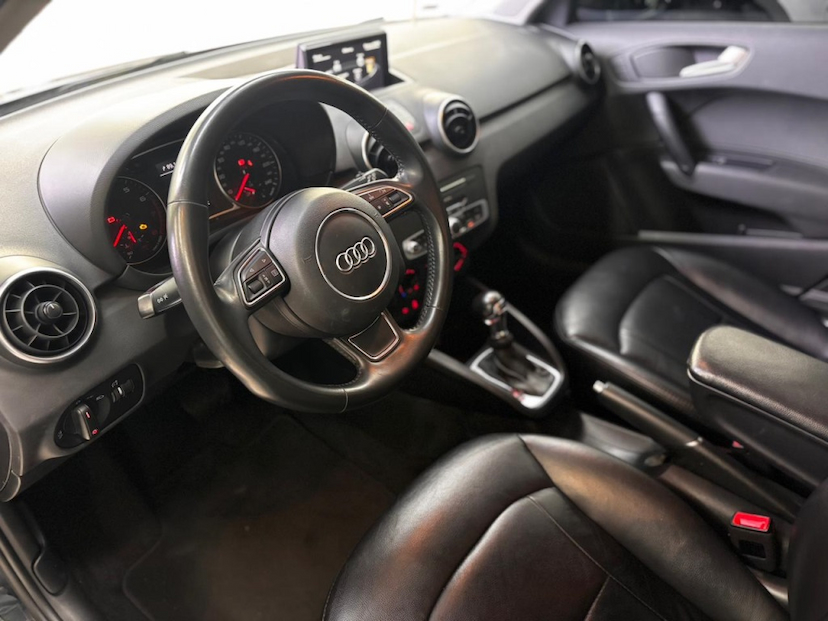 Foto do veículo AUDI A1 1.4 TFSI SPORTBACK ATTRACTION 16V 122CV GASOLINA 4P S-TRONIC 2016 60.184 KM 83.777,00