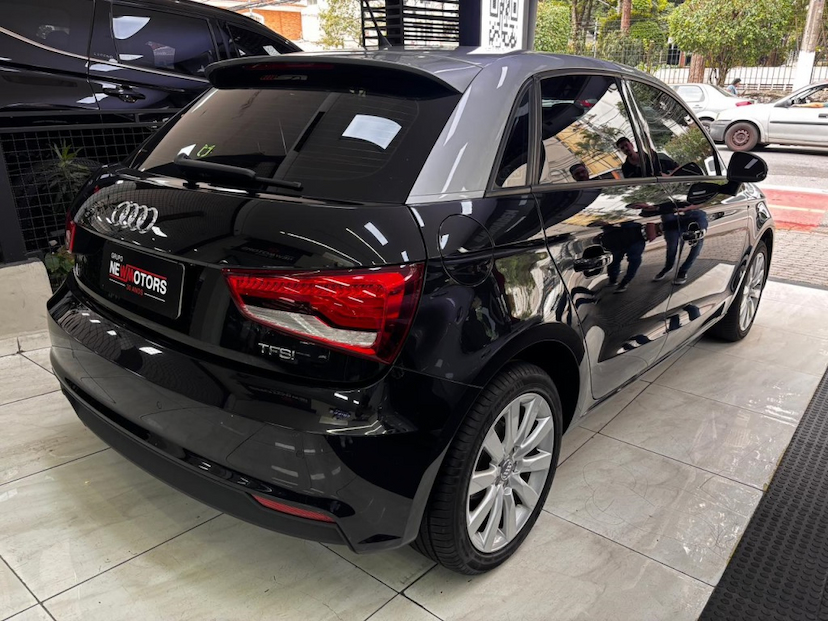 Foto do veículo AUDI A1 1.4 TFSI SPORTBACK ATTRACTION 16V 122CV GASOLINA 4P S-TRONIC 2016 60.184 KM 83.777,00