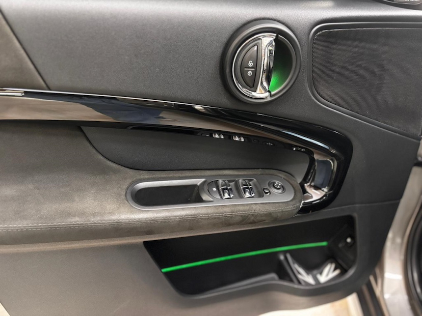 Foto do veículo MINI COUNTRYMAN 1.5 12V TWINPOWER TURBO HYBRID COOPER S E ALL4 STEPTRONIC 2019 49.758 KM 173.777,00